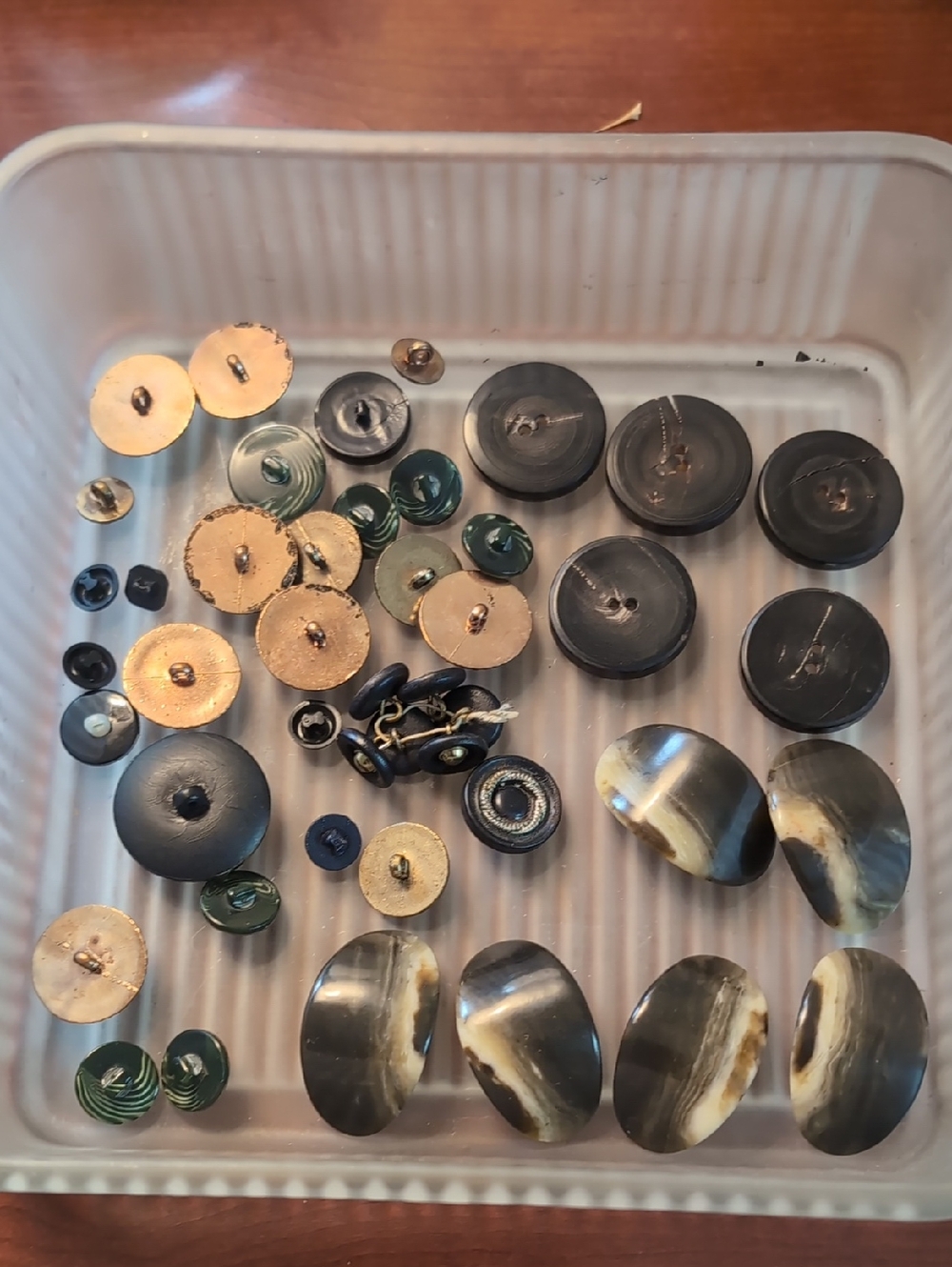 Mixed Plastic Button Lot Larger Buttons - Picture 2 of 3
